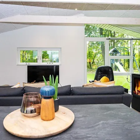 Three-bedroom Holiday In 15 Toftlund