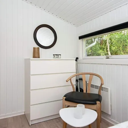 Three-bedroom Holiday In 15 * Toftlund