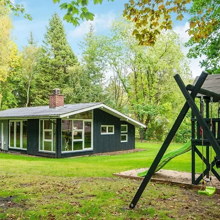 Three-bedroom Holiday In 15 Prázdninový dům