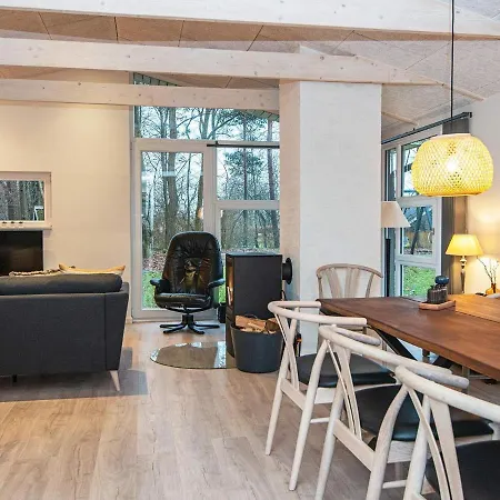 Prázdninový dům Three-bedroom Holiday In 15