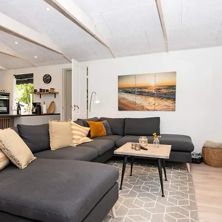 Three-bedroom Holiday In 15 Toftlund